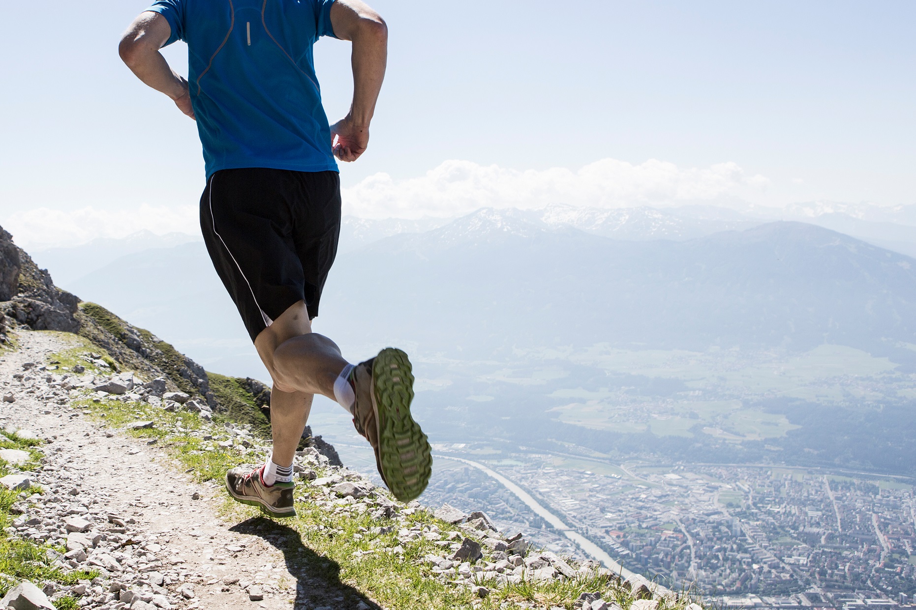 Im Laufschritt über die Alpen
