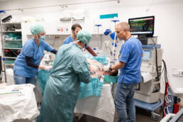 Schockraum CRM-Übung - Simulation einer Beatmung am Patienten
