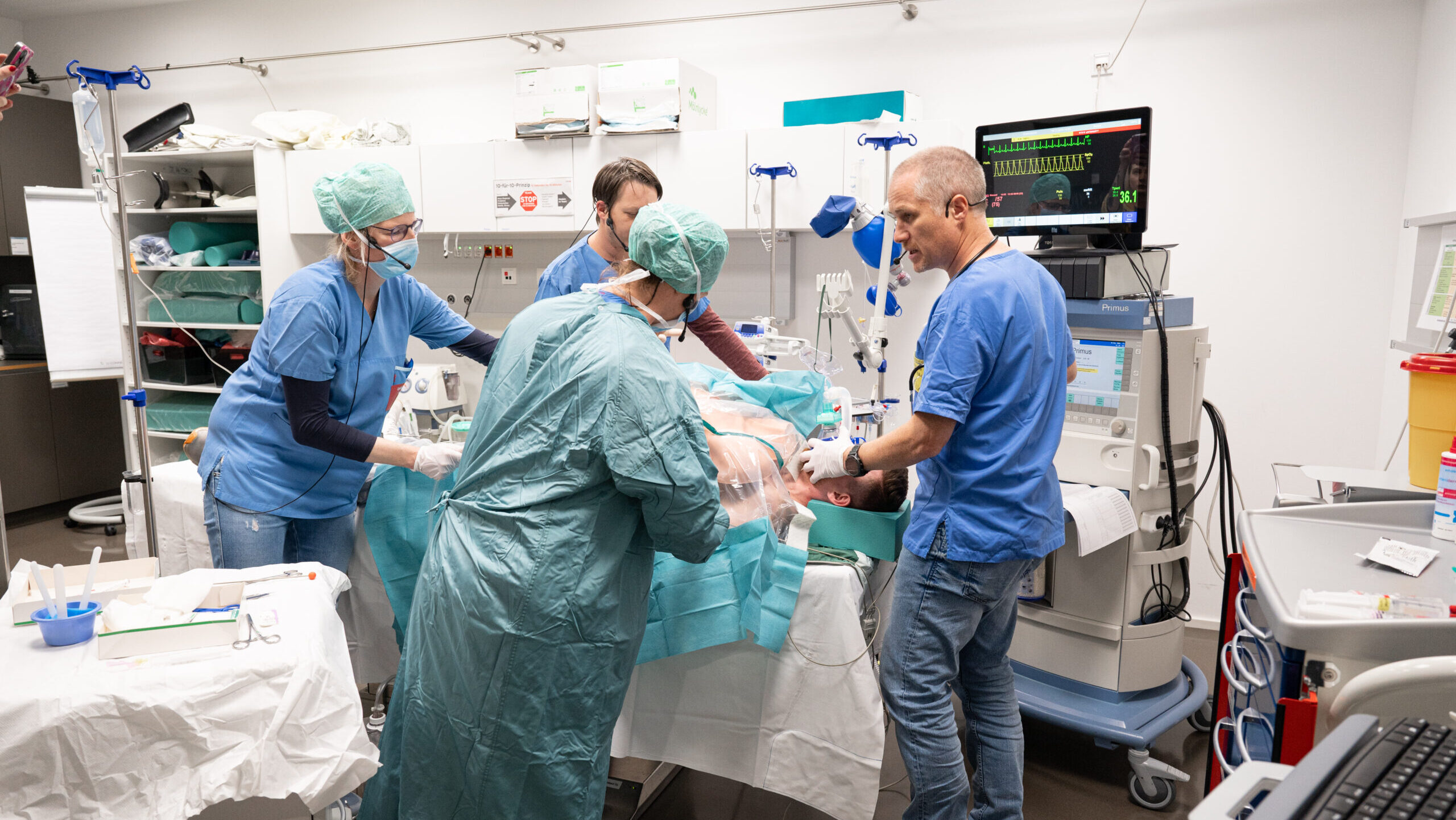 Simulierte Realität: Wie CRM-Training die Sicherheit für Patient:innen verbessert